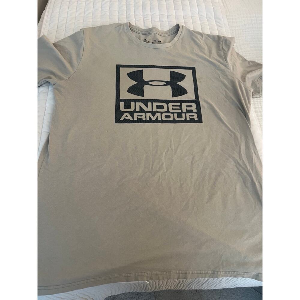 Men’s Under Armour Tee Medium